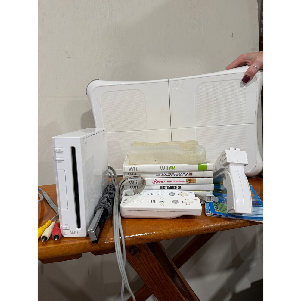 Nintendo Wii Console Bundle White with Balance Board 2 Remotes and 5 Games